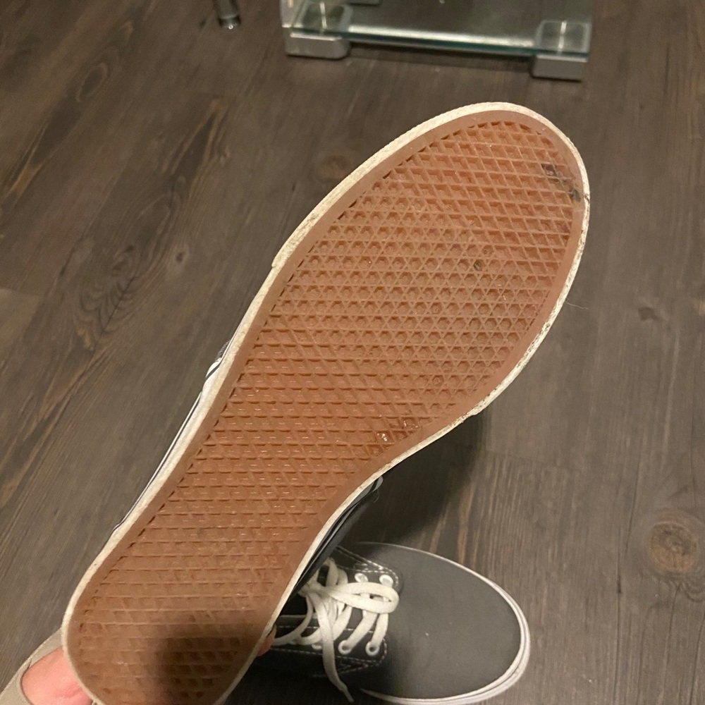 VANS - Picture 3 of 3